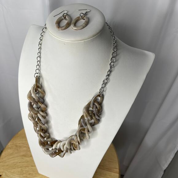 chunky resin link necklace and matching dangle earrings set costume jewelry - Picture 6 of 10